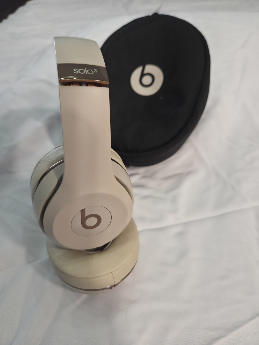 Beats Solo2 Wired / Wireless  On-Ear Headphones - Cream & Gold